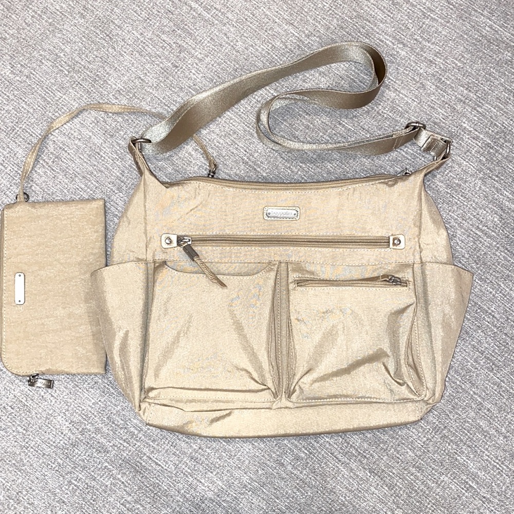 Baggalini New Classic Heritage Anywhere hobo Bag W phone wristlet.